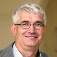 Porträtfoto von Dr. Matthias Nüchter