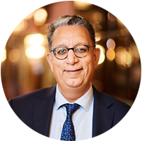 Porträtfoto von Prof. Dipak Kalra, externer Beirat im SMITH-Konsortium.