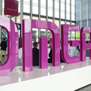 3 D DMEA Schriftzug auf der Messe Berlin