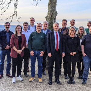 Ein Gruppenfoto des DISTANCE:PRO-Teams in Freyburg an der Unstrut.